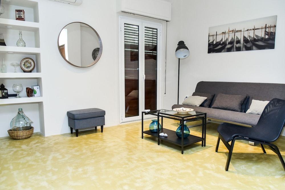 Apartment At Echarxia 2 Beds For 5 Pers By Mps